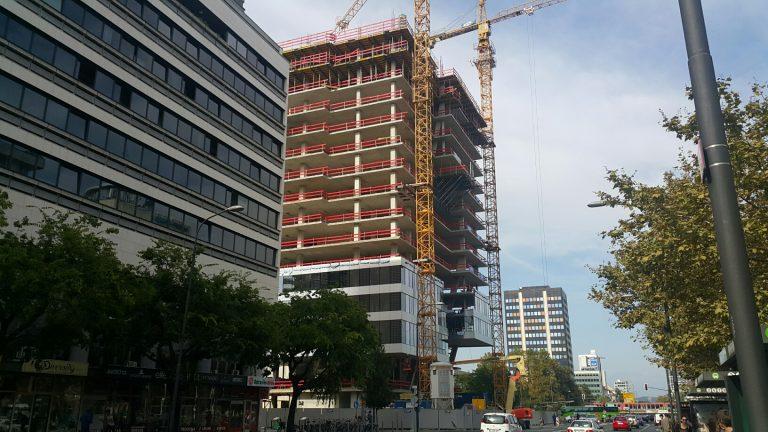 Hotel Intercontinental v Ljubljani se gradi po načrtih