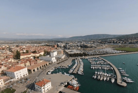 Koprska občina uspešna na dražbi